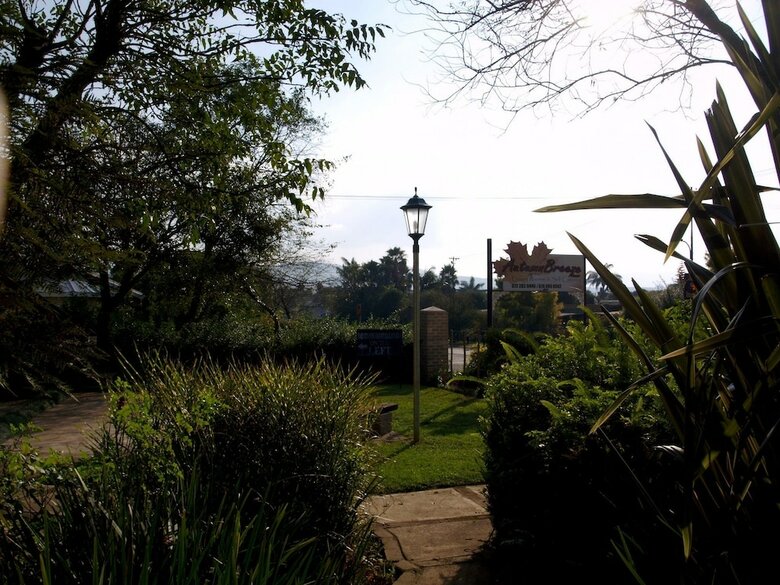 Bed & Breakfast Autumn Breeze Manor