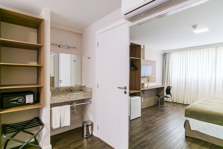 Innovare Slim Hotel Itaja�