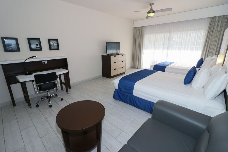 Medano Hotel And Suites