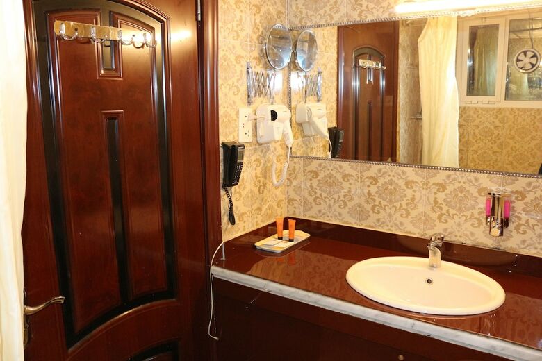 Mariana Hotel