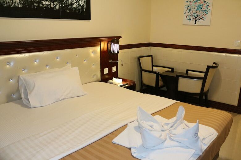 Mariana Hotel