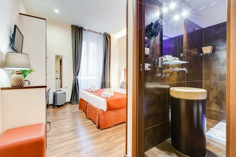 Hotel Lhr Coliseum B&B