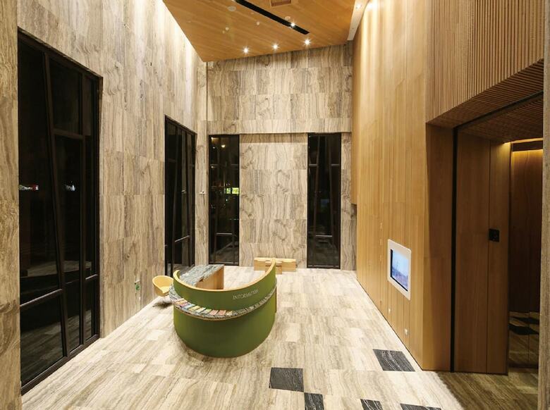 South Urban Hotel