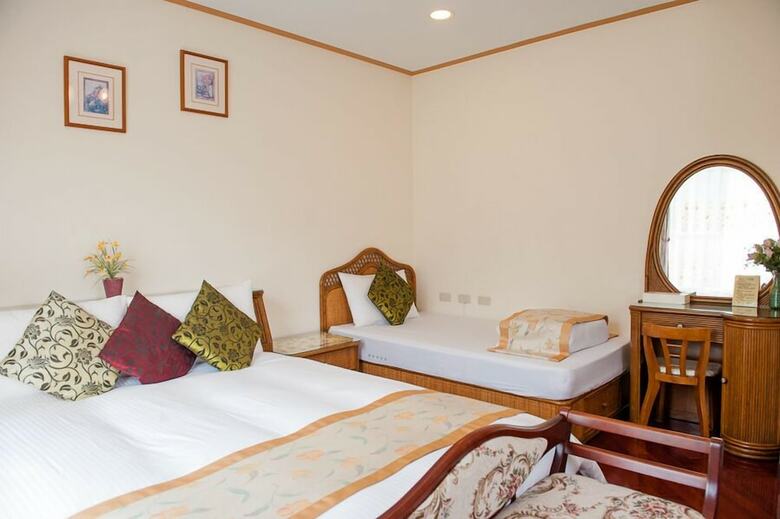 Hotel Deep Breathing B&B