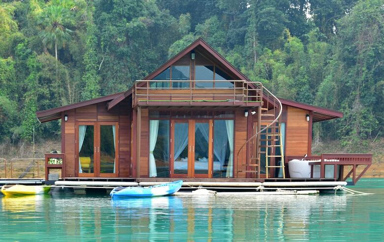 Hotel 500 Rai Khao Sok Floating Resort