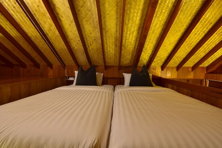 Hotel 500 Rai Khao Sok Floating Resort