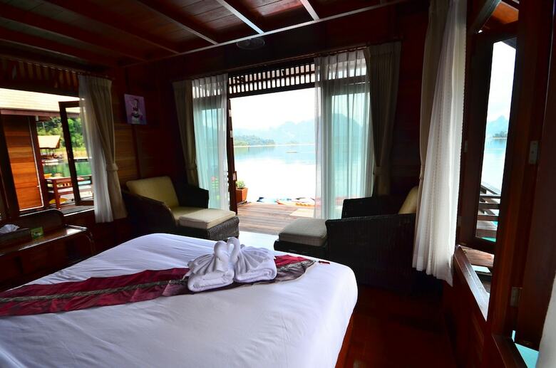 Hotel 500 Rai Khao Sok Floating Resort