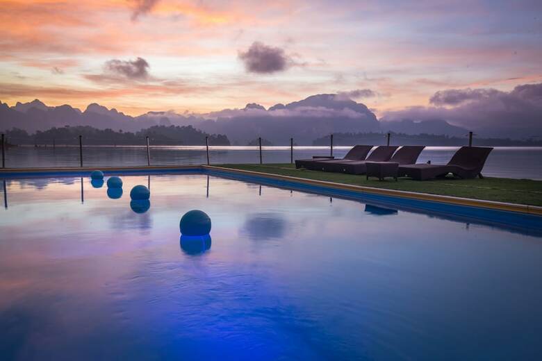 Hotel 500 Rai Khao Sok Floating Resort