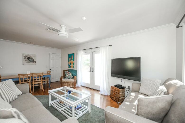 Banana Cabana And Cottage By Beachside Management