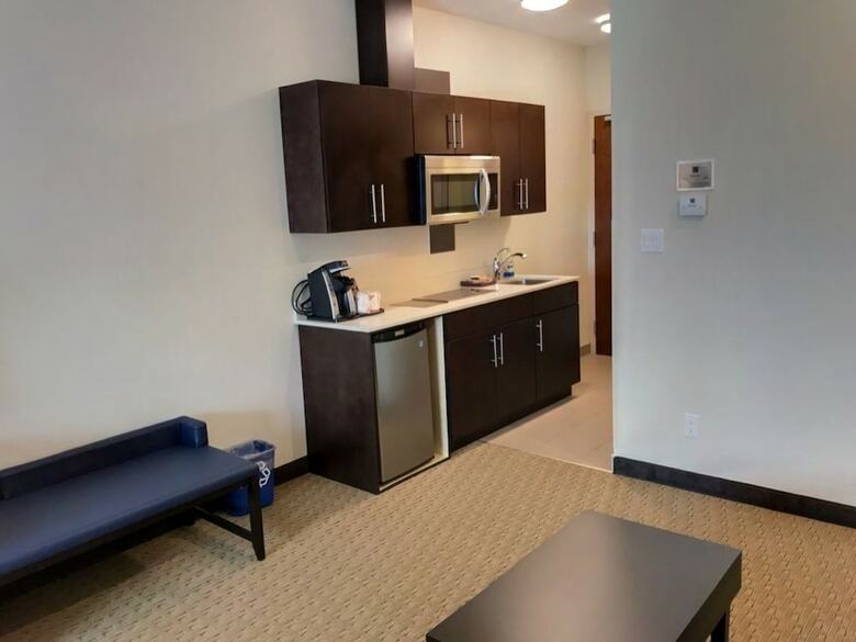 Hotel Comfort Inn & Suites