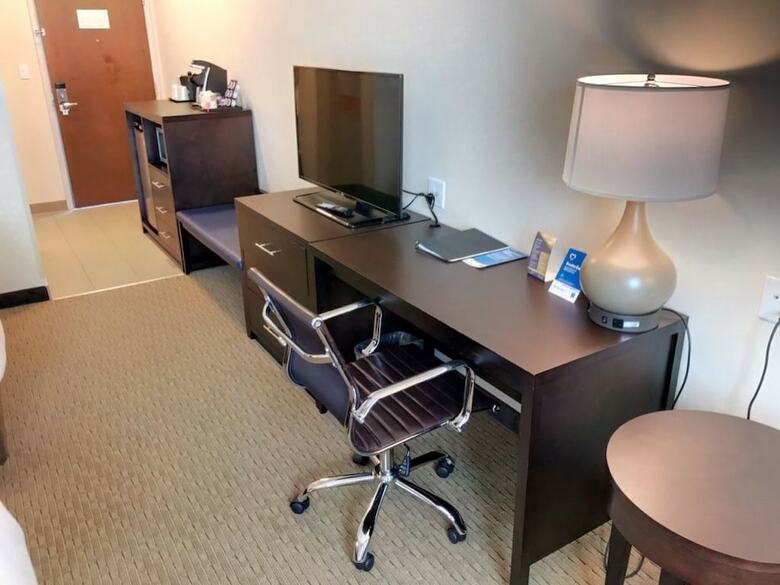 Hotel Comfort Inn & Suites