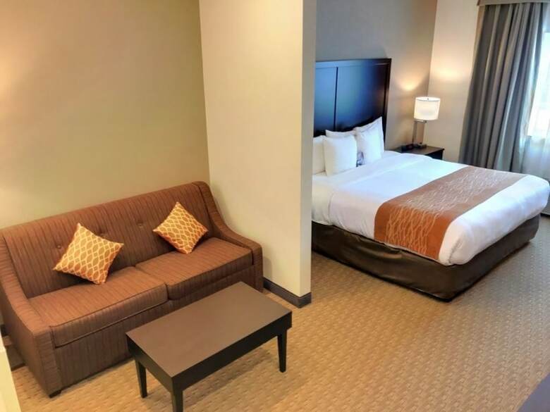 Hotel Comfort Inn & Suites