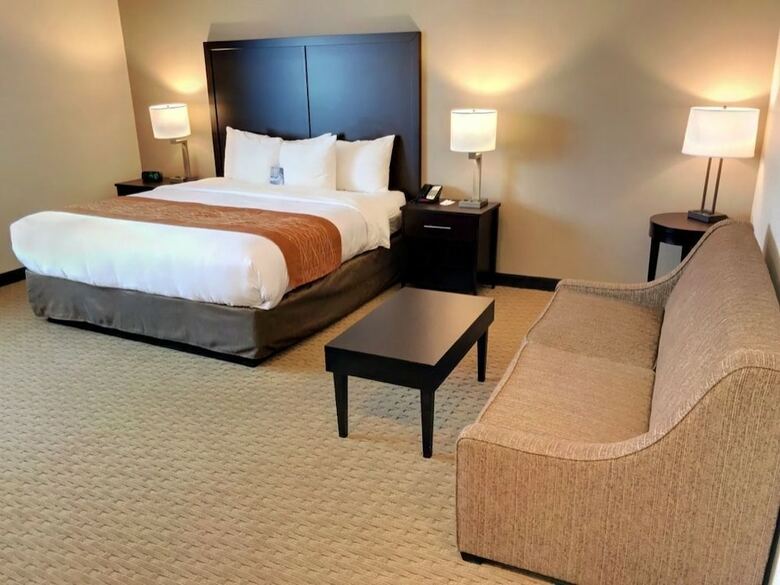 Hotel Comfort Inn & Suites