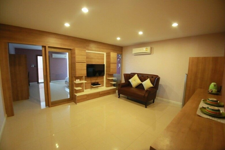 Pintree Service Apartment Pattaya