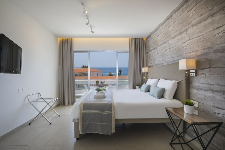 Leonardo Plaza Cypria Maris Beach Hotel & Spa