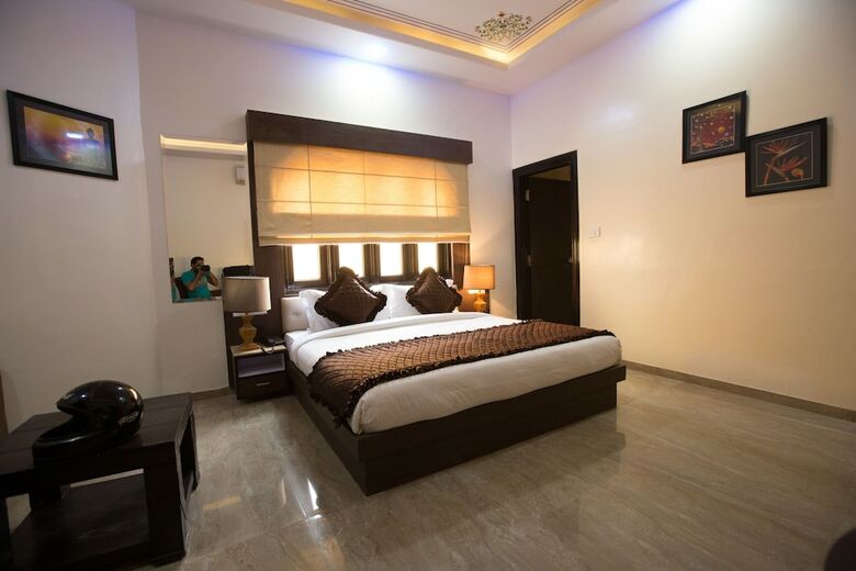 Hotel White Mushroom Jaipur V-inn