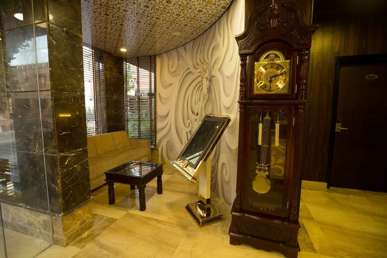 Hotel White Mushroom Jaipur V-inn