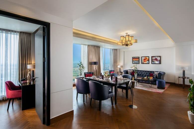 Sandal Suites Op. By Lemon Tree Hotels