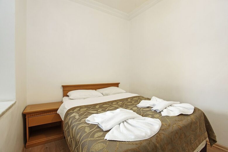 Mete Apartments