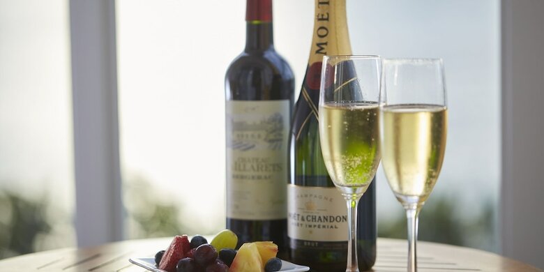 Hotel Beach Front Tower Mihama