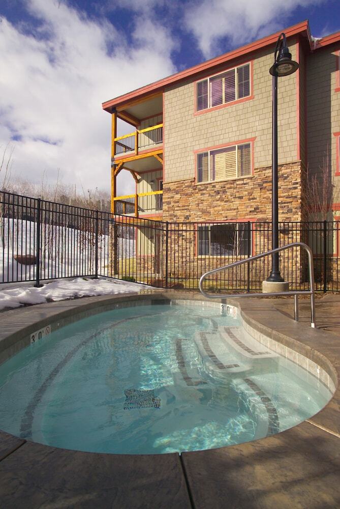 Bear Hollow Village By All Seasons Resort Lodging