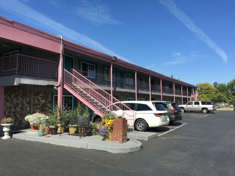 Motel Beaverton Budget Inn