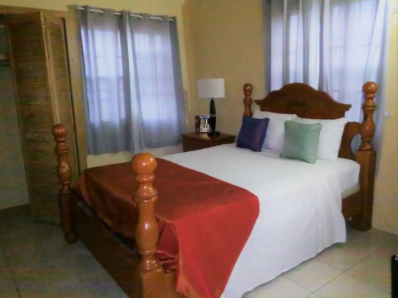Hotel La Casa de Joy Airport Apartments
