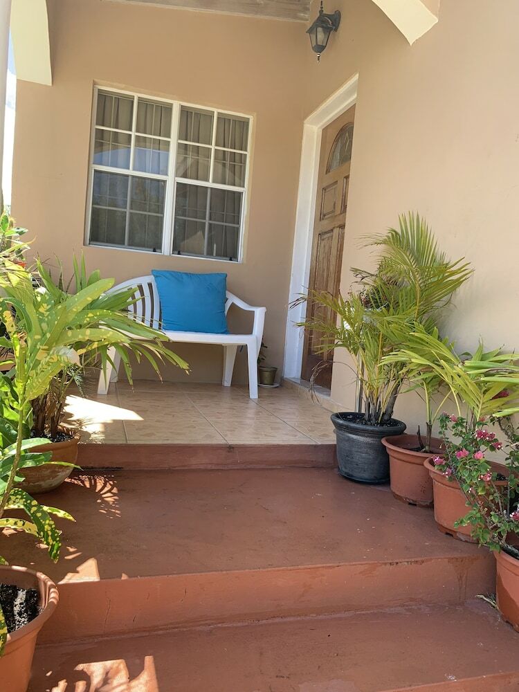 Hotel La Casa de Joy Airport Apartments