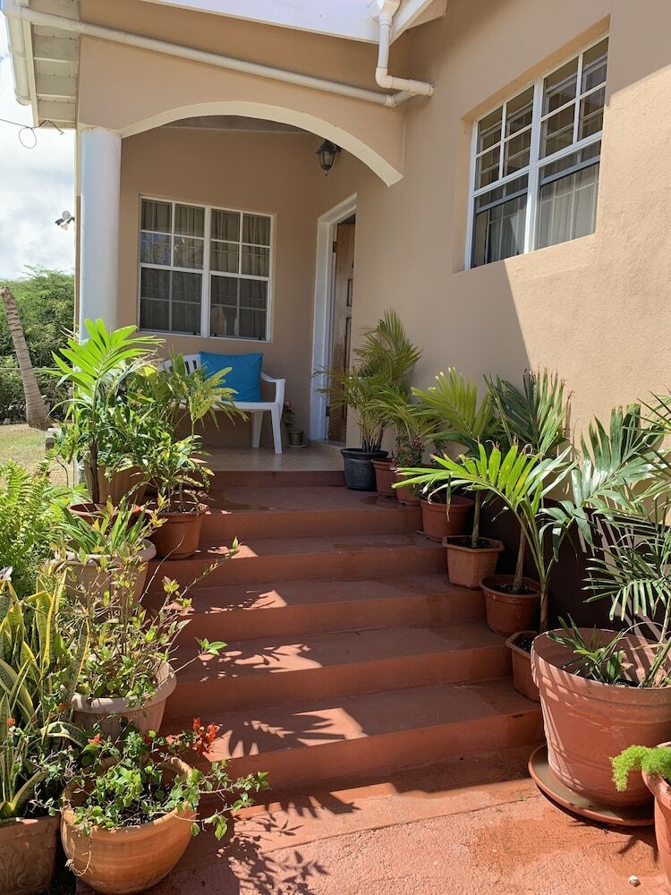 Hotel La Casa de Joy Airport Apartments