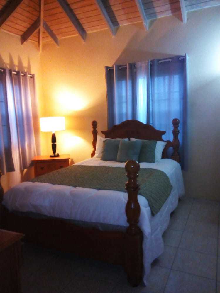 Hotel La Casa de Joy Airport Apartments