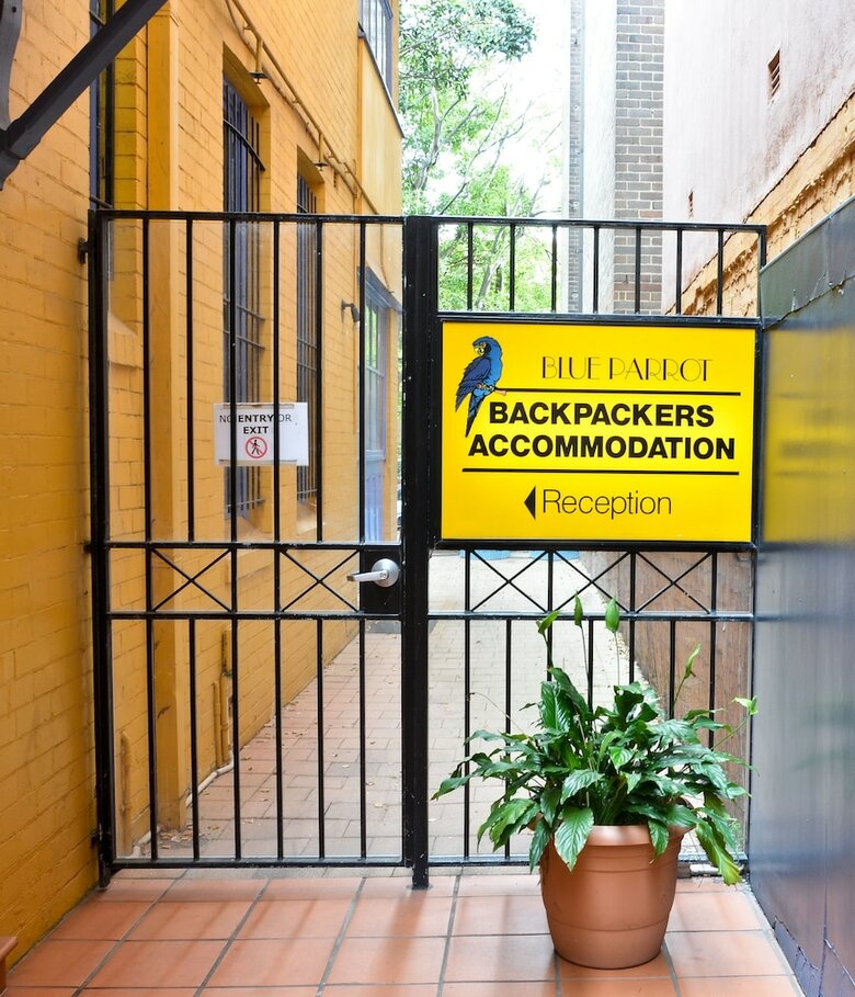 Hostal Blue Parrot Backpackers