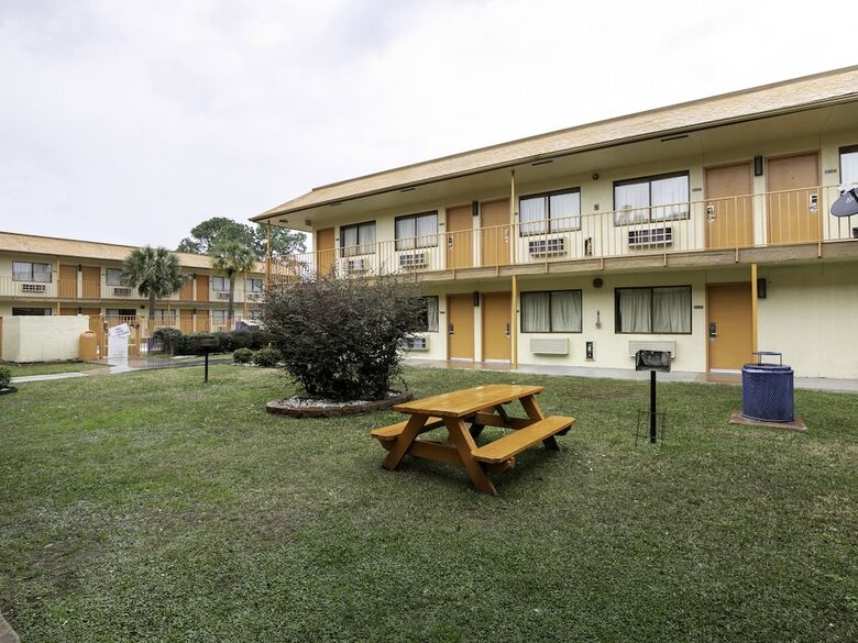 Motel Hotel Lake Charles Hwy 10