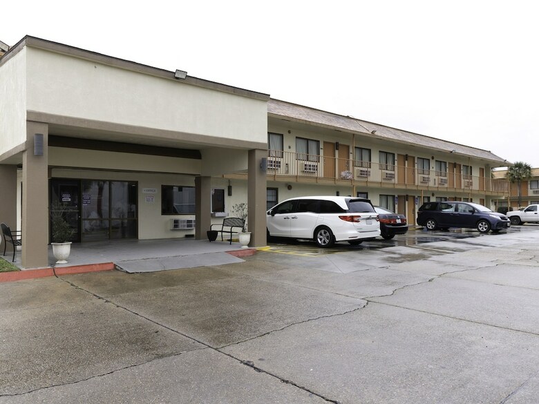 Motel Hotel Lake Charles Hwy 10