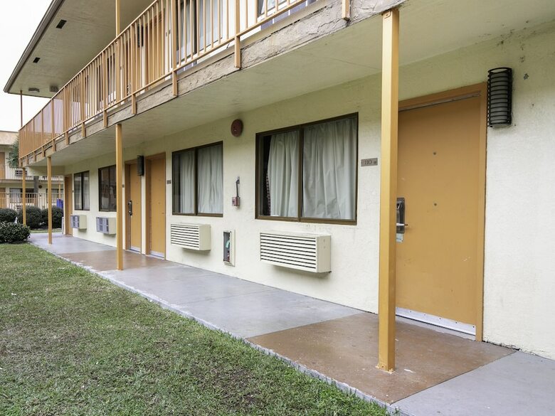 Motel Hotel Lake Charles Hwy 10