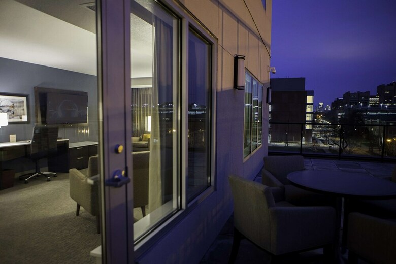 Hotel Doubletree By Hilton Minneapolis University Area
