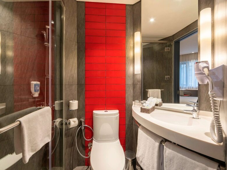 Hotel Ibis Saigon Airport