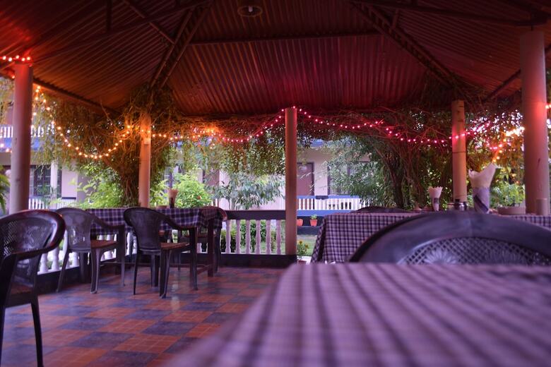 Hotel Chitwan Village Resort