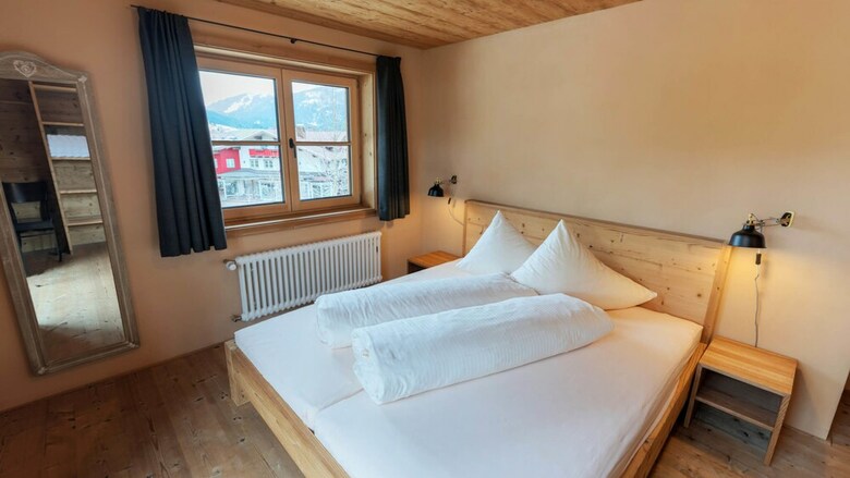 Alpen Select Lodge For 16-24 People