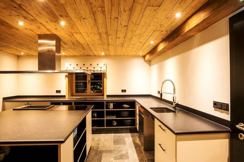 Alpen Select Lodge For 16-24 People