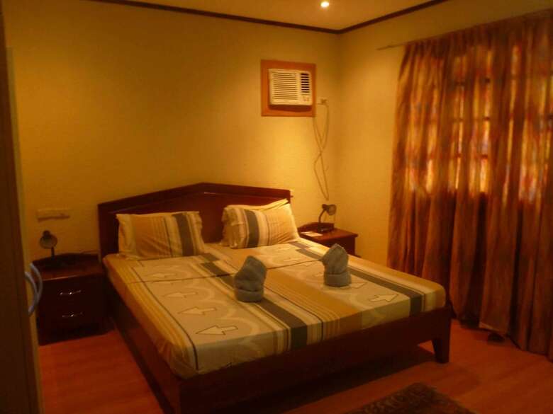Tiptop Hotel Resto And Delishop