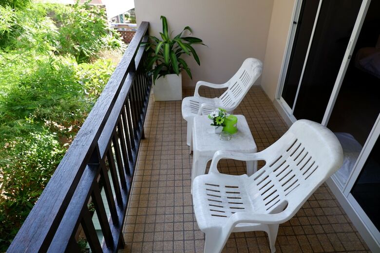 Kata Beachwalk Hotel And Bungalows