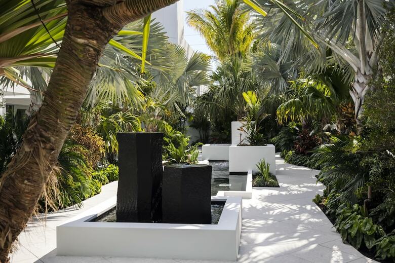 Hotel H2o Suites - Adults Only