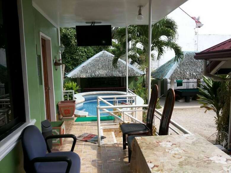 Bed & Breakfast Yak-yak Beach Home