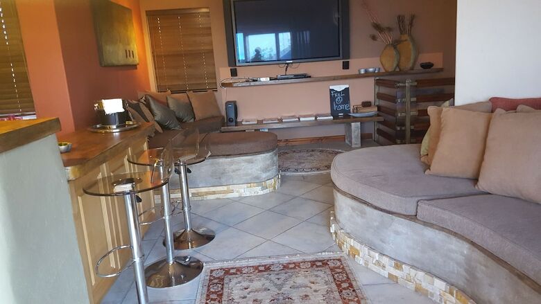 Hotel Kumbaya House