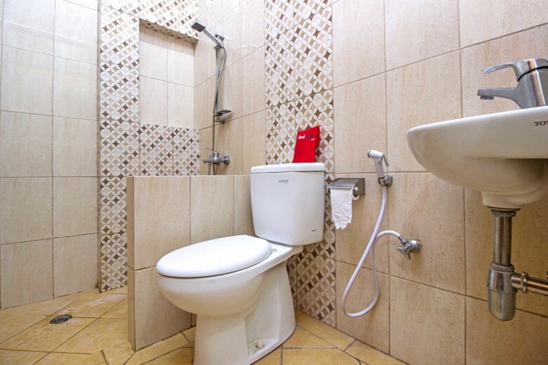 Hotel Residences By Reddoorz Near Rumah Mode