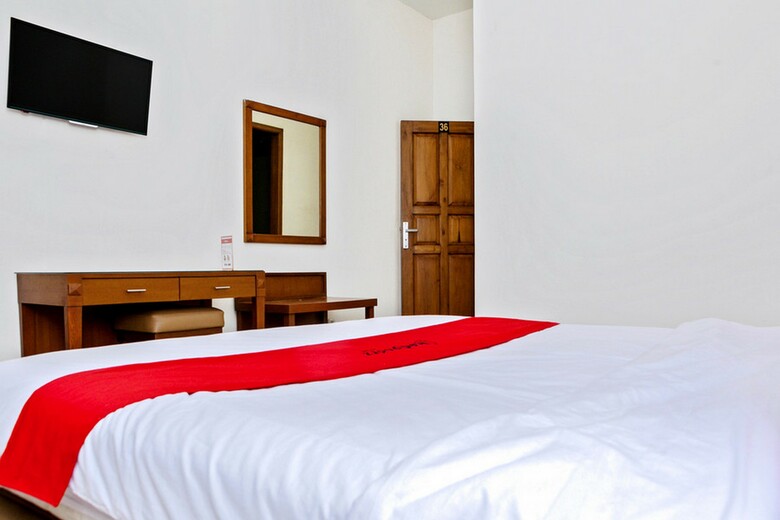 Hotel Residences By Reddoorz Near Rumah Mode