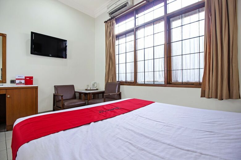 Hotel Residences By Reddoorz Near Rumah Mode