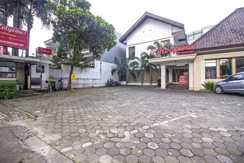 Hotel Residences By Reddoorz Near Rumah Mode