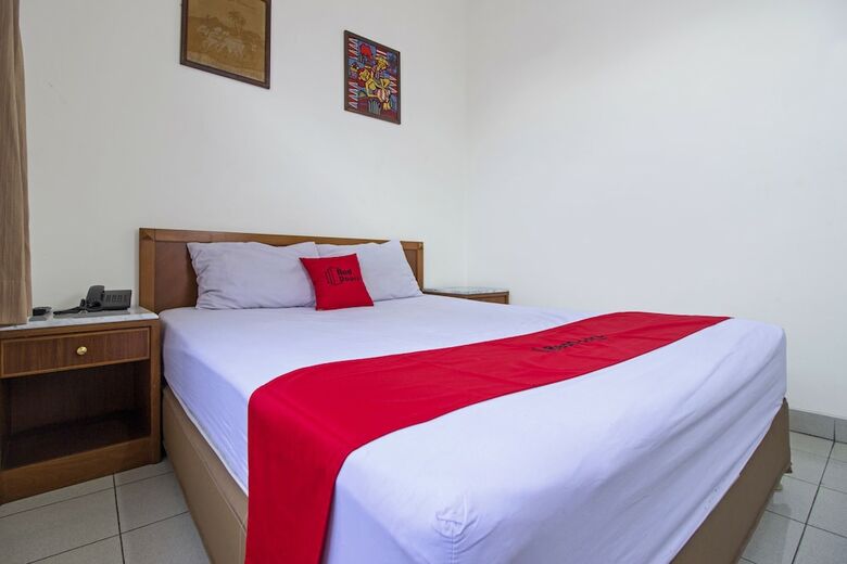 Hotel Residences By Reddoorz Near Rumah Mode