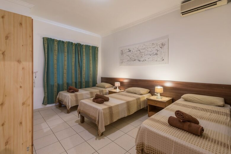 Spinola Bay Mansion Seafront Apartment